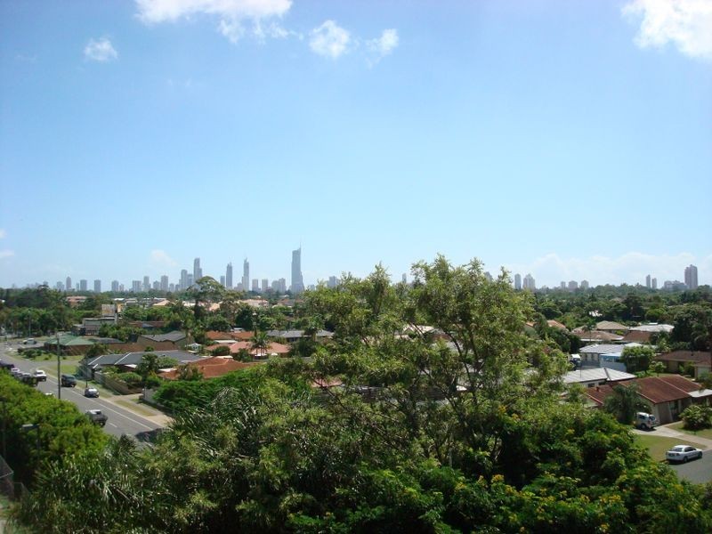Clear Island Waters QLD 4226