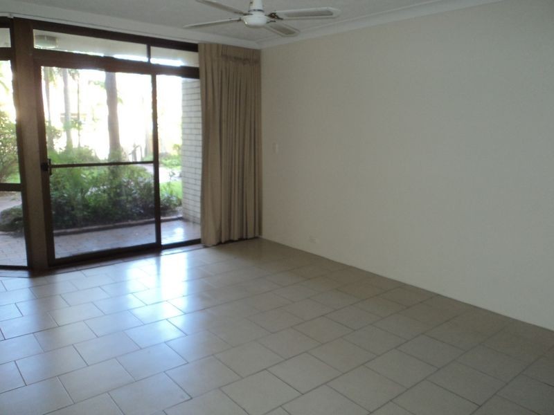 3/24 Second Avenue (Sunlover Court), Broadbeach QLD 4218