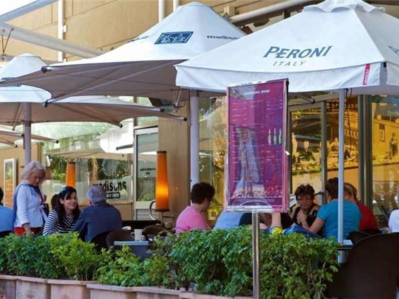 081/15 Victoria Avenue (Victoria Square), Broadbeach QLD 4218