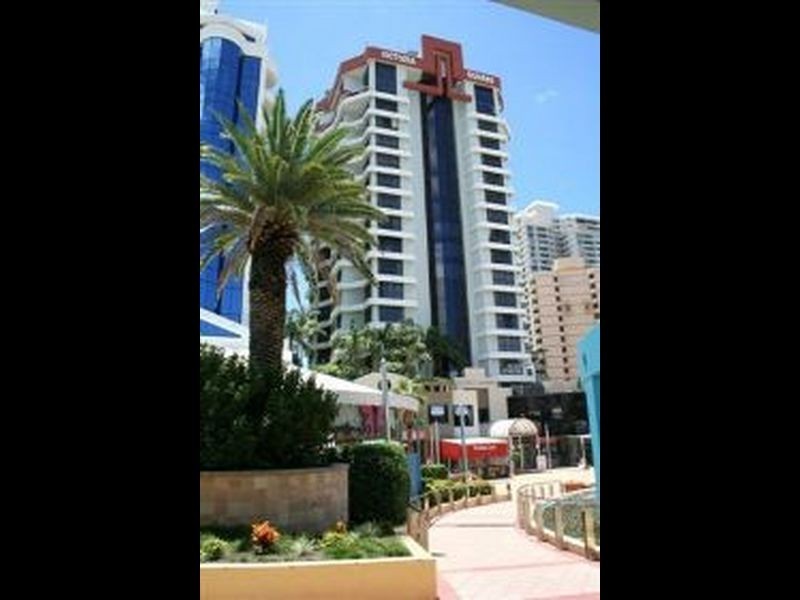 081/15 Victoria Avenue (Victoria Square), Broadbeach QLD 4218