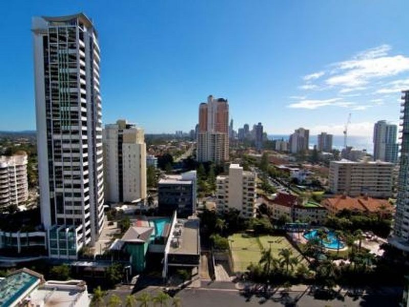 081/15 Victoria Avenue (Victoria Square), Broadbeach QLD 4218