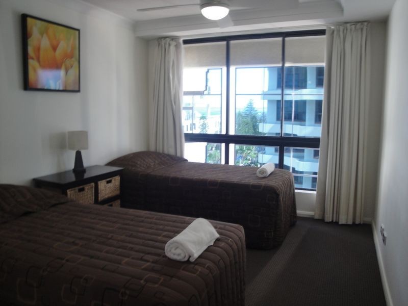 081/15 Victoria Avenue (Victoria Square), Broadbeach QLD 4218