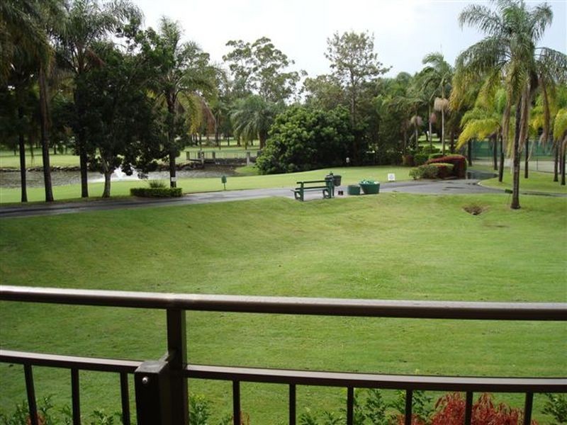 Clear Island Waters QLD 4226