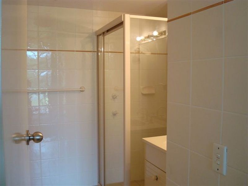 Clear Island Waters QLD 4226