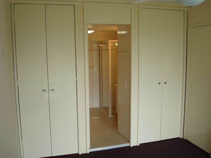 Clear Island Waters QLD 4226