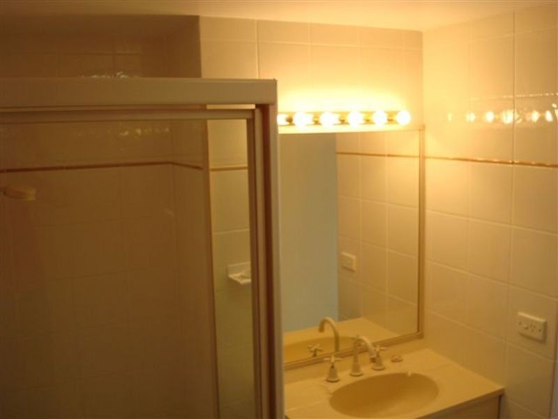 Clear Island Waters QLD 4226