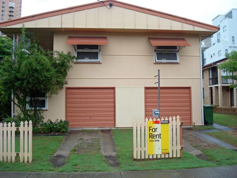 2/13 Jubilee Avenue, Broadbeach QLD 4218