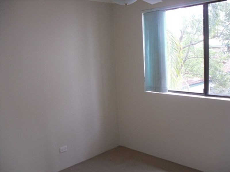 4/43 Brittania Ave, Broadbeach QLD 4218