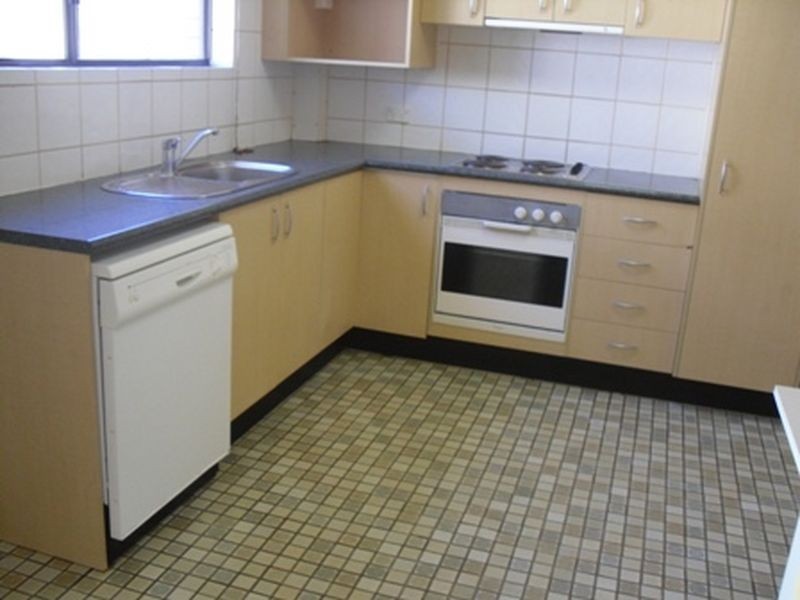 4/43 Brittania Ave, Broadbeach QLD 4218