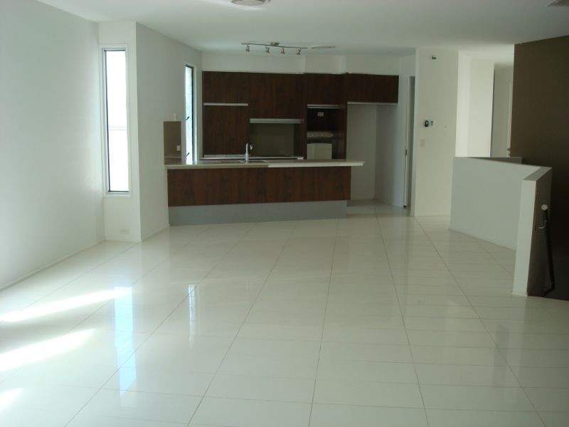 Varsity Lakes QLD 4227