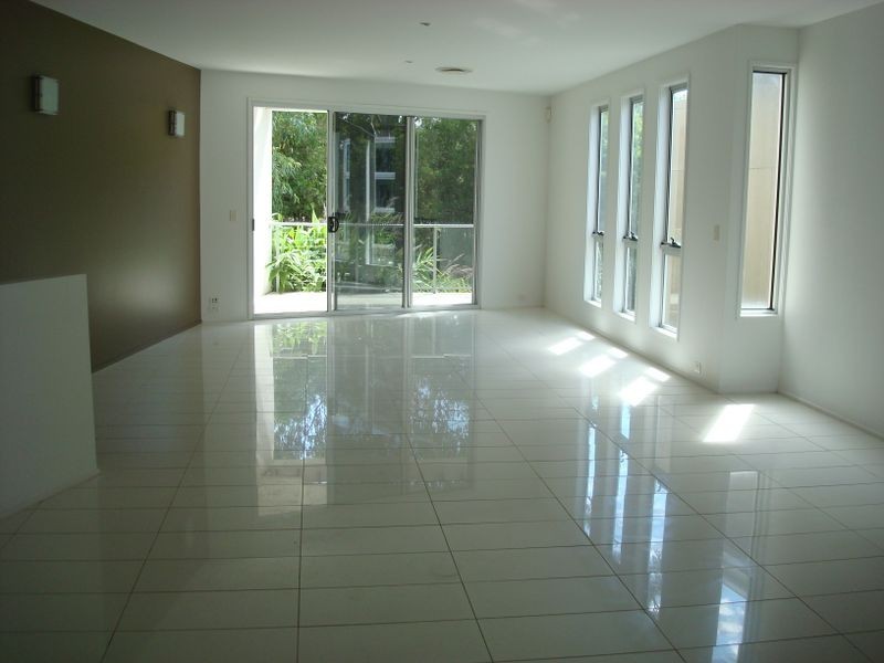 Varsity Lakes QLD 4227