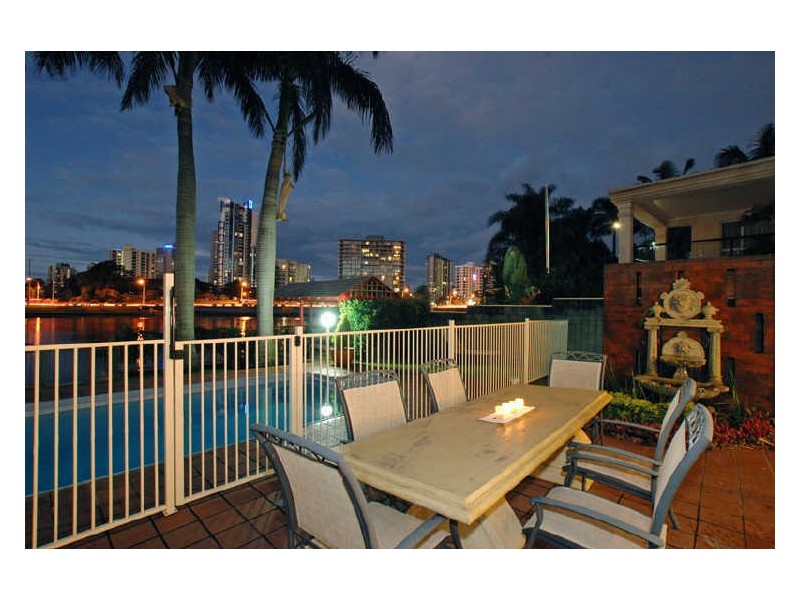 Isle Of Capri QLD 4217