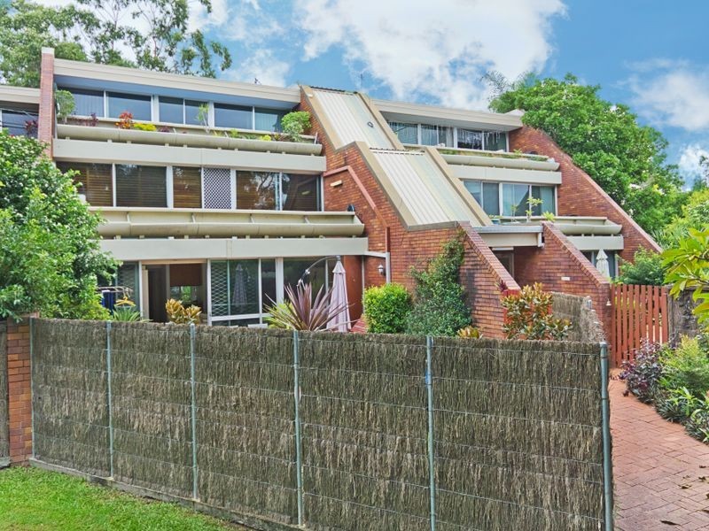 4/111 Rio Vista Blvd, Broadbeach Waters QLD 4218