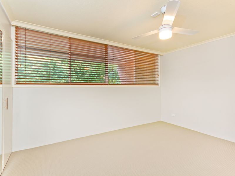 4/111 Rio Vista Blvd, Broadbeach Waters QLD 4218