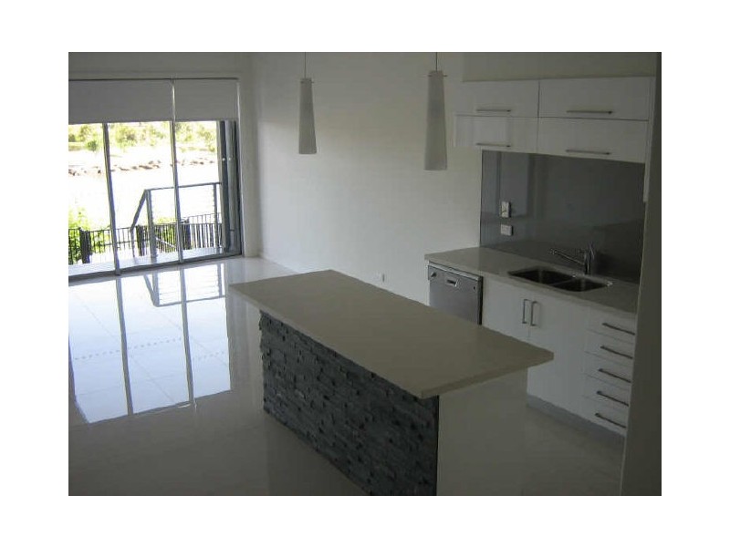 3/5024 Emerald Lakes Drive, Carrara QLD 4211