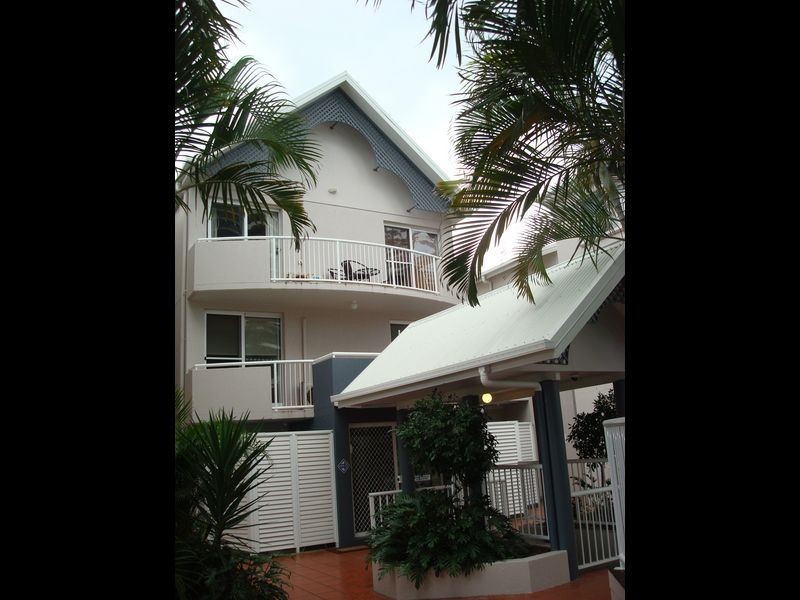21/25 Markwell Avenue, Surfers Paradise QLD 4217