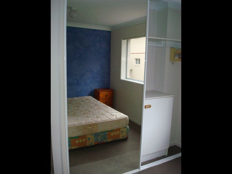 21/25 Markwell Avenue, Surfers Paradise QLD 4217