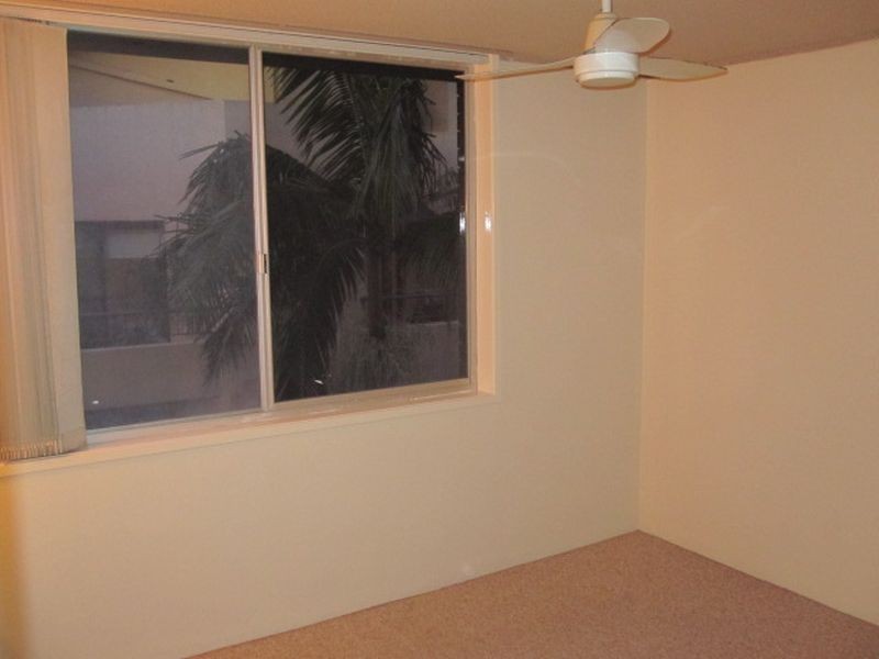 12/19-21 Armrick Ave, Broadbeach QLD 4218