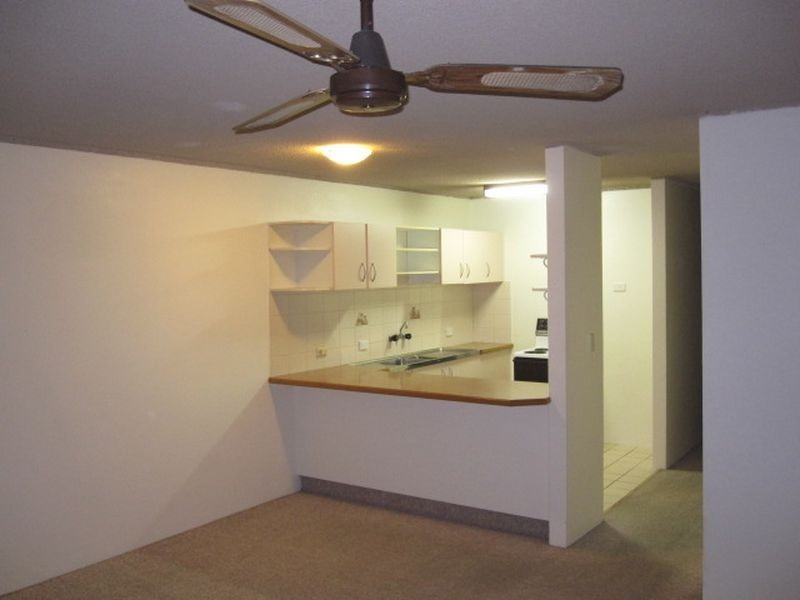 12/19-21 Armrick Ave, Broadbeach QLD 4218