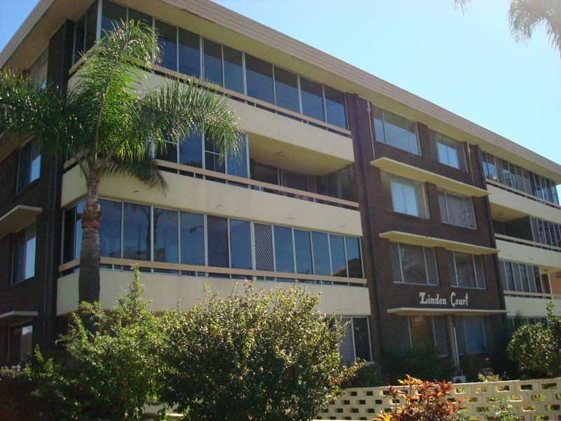 12/19-21 Armrick Ave, Broadbeach QLD 4218