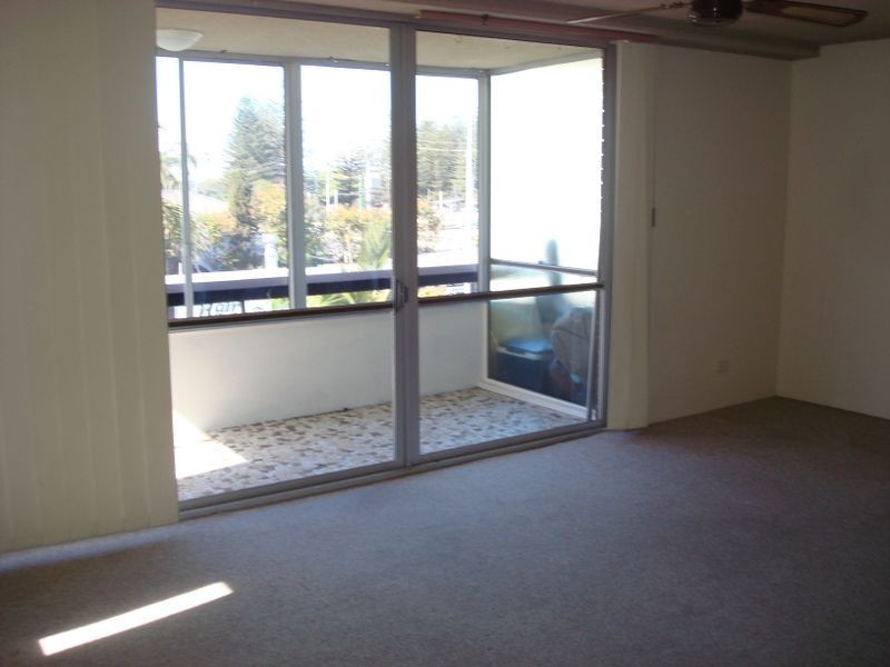 12/19-21 Armrick Ave, Broadbeach QLD 4218