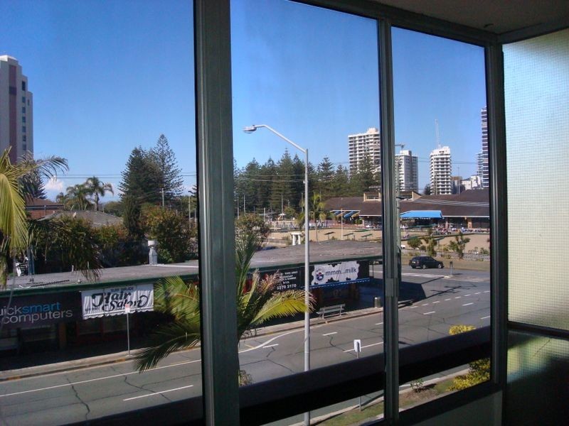 12/19-21 Armrick Ave, Broadbeach QLD 4218