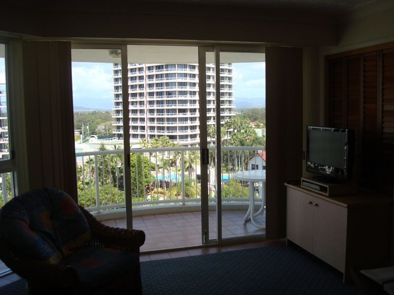 77/210 Surf Parade, Broadbeach QLD 4218