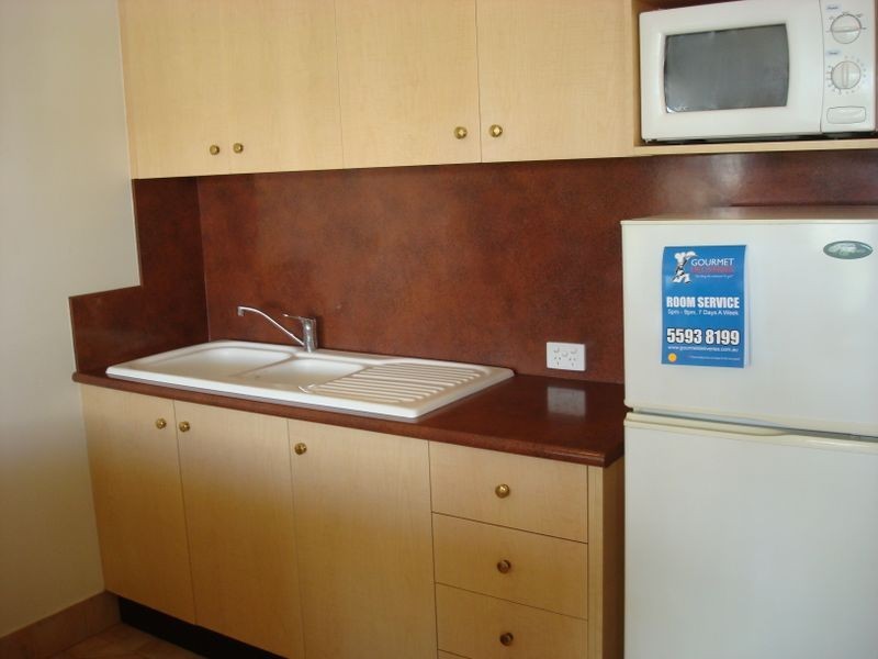 77/210 Surf Parade, Broadbeach QLD 4218