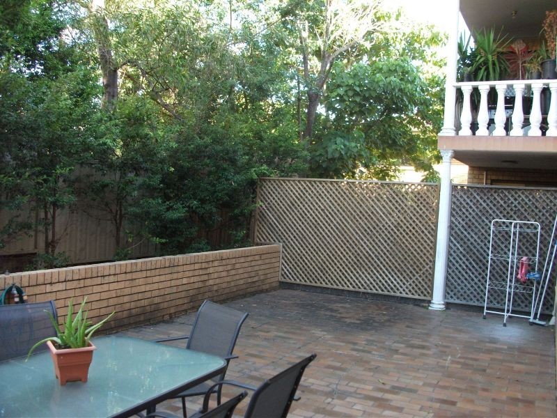 2/6 Genoa St, Surfers Paradise QLD 4217