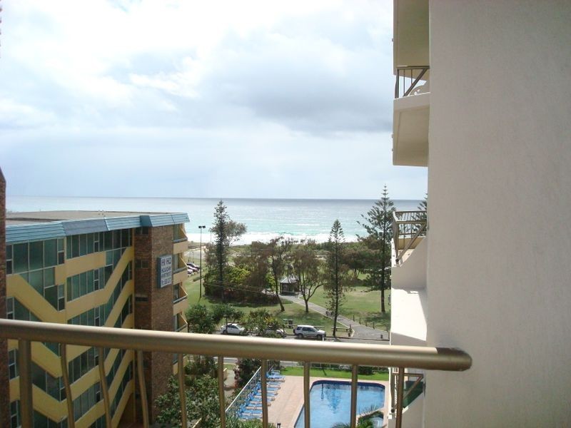 6D/1 Albert Avenue, Broadbeach QLD 4218