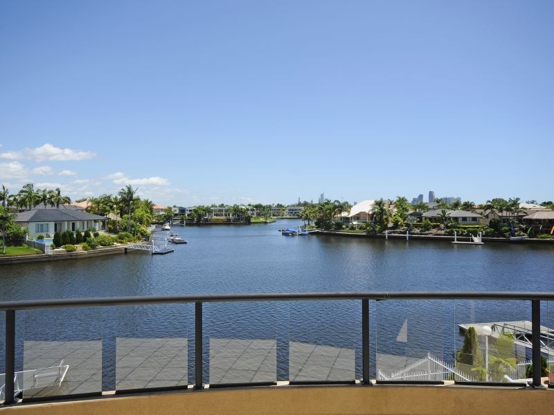 17 Karabella Ct, Mermaid Waters QLD 4218