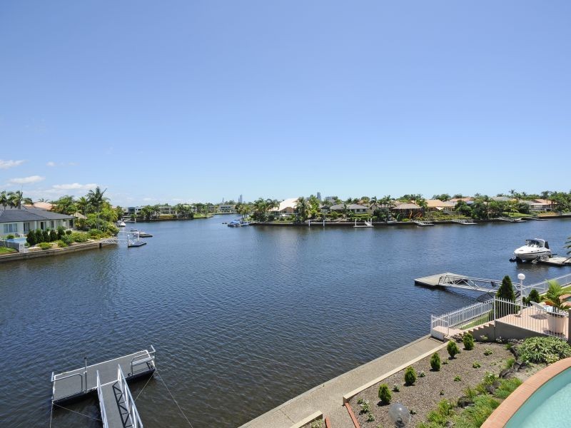 17 Karabella Ct, Mermaid Waters QLD 4218