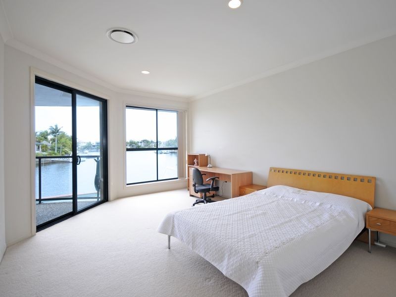17 Karabella Ct, Mermaid Waters QLD 4218