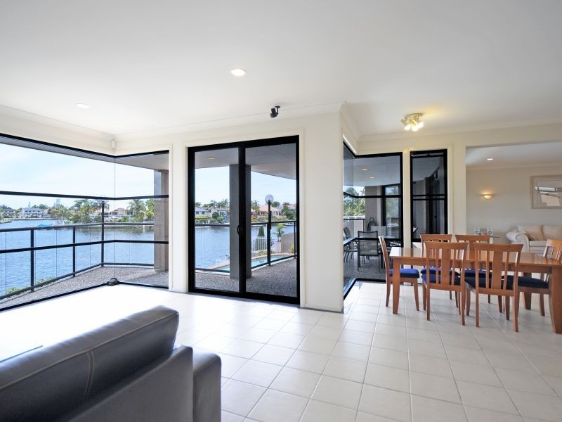 17 Karabella Ct, Mermaid Waters QLD 4218