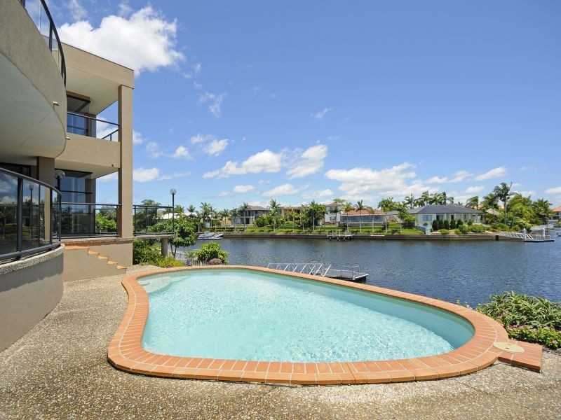 17 Karabella Ct, Mermaid Waters QLD 4218