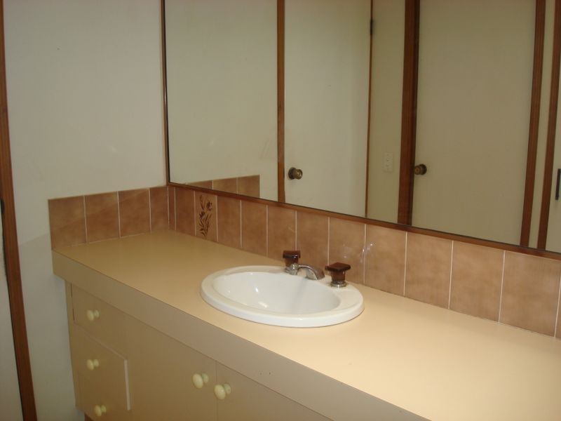 15 Apia St, Clear Island Waters QLD 4226