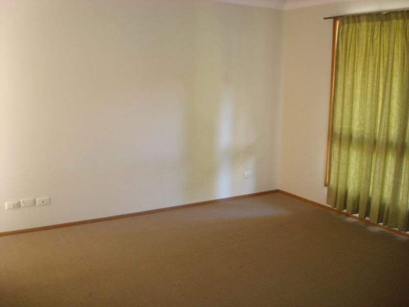 15 Apia St, Clear Island Waters QLD 4226