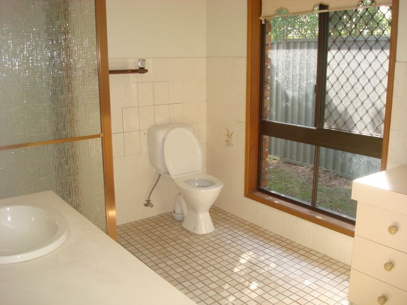 15 Apia St, Clear Island Waters QLD 4226