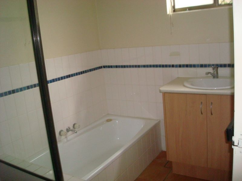 2/16 Rosewood Avenue, Broadbeach QLD 4218