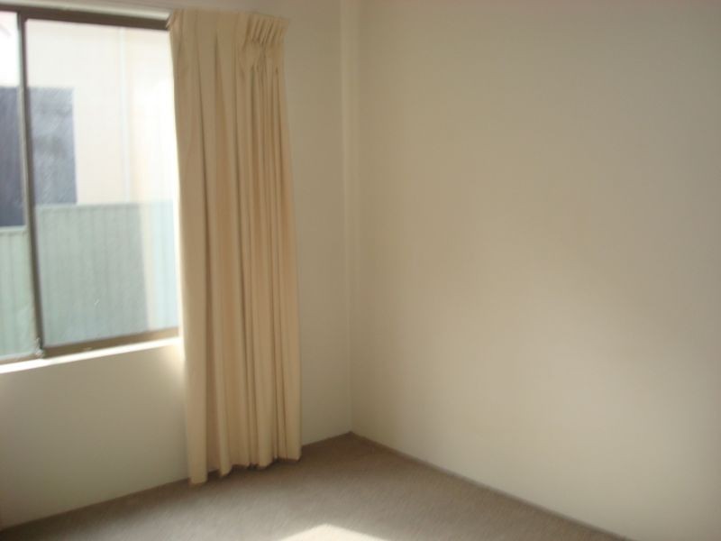 2/16 Rosewood Avenue, Broadbeach QLD 4218