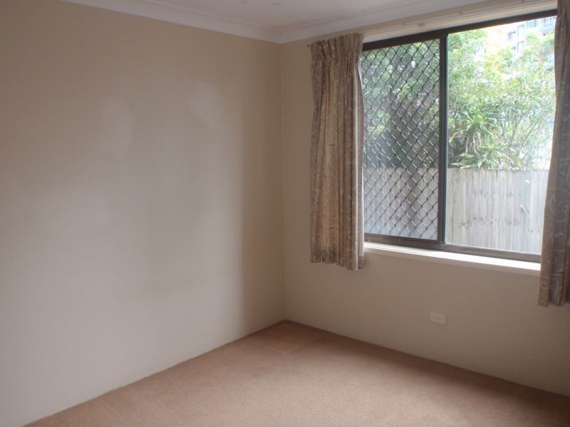 4/8-10 Queensland Avenue, Broadbeach QLD 4218