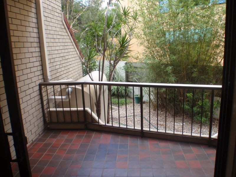 4/8-10 Queensland Avenue, Broadbeach QLD 4218