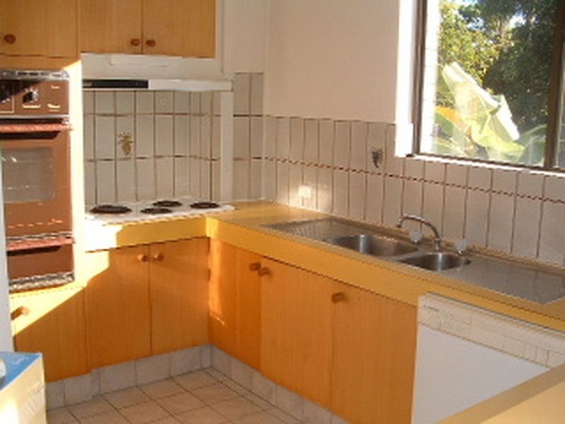 2/24 Second Avenue, Broadbeach QLD 4218