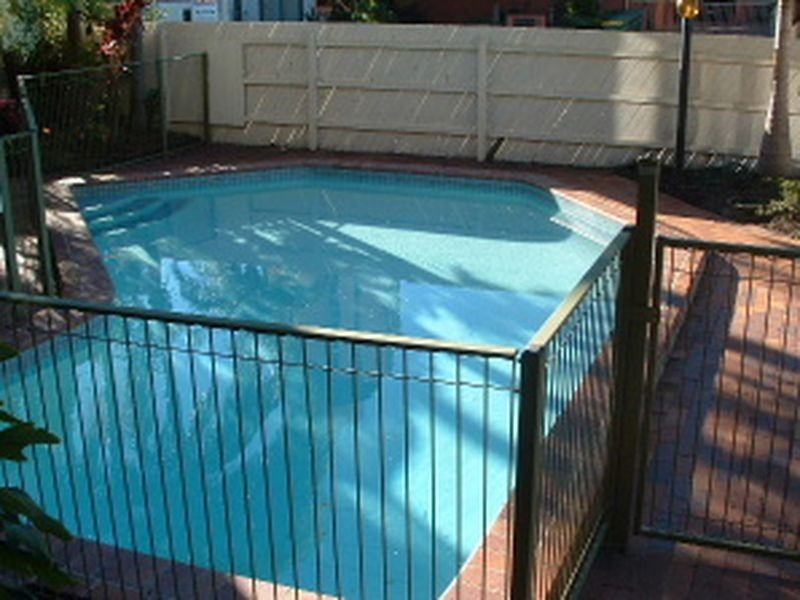 2/24 Second Avenue, Broadbeach QLD 4218