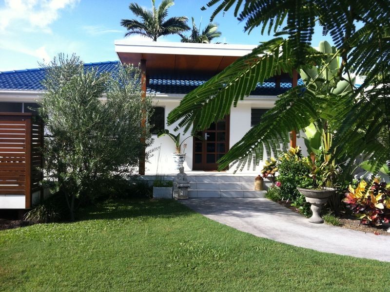 Broadbeach Waters QLD 4218