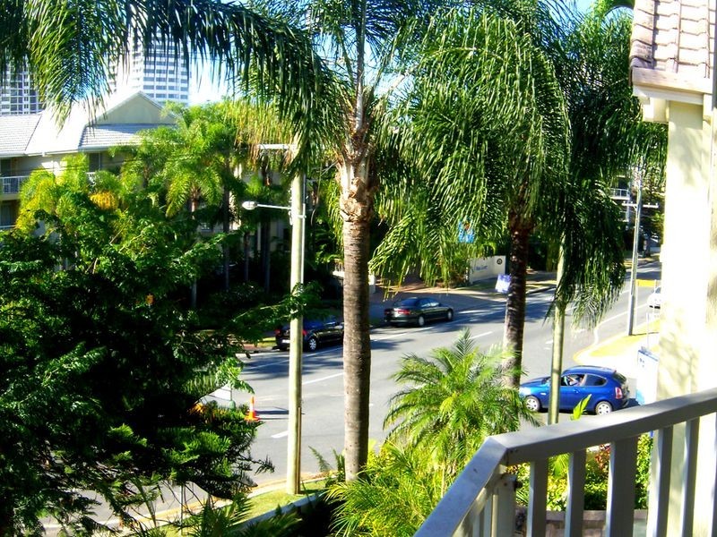 40/42 Beach Parade, Surfers Paradise QLD 4217