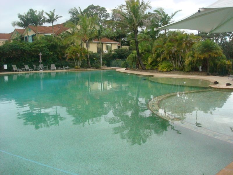 8/125 Santa Cruz Boulevard, Clear Island Waters QLD 4226