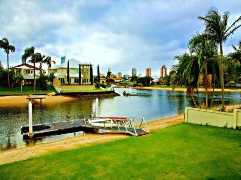 Broadbeach Waters QLD 4218