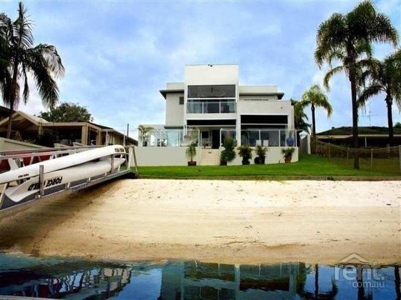 Broadbeach Waters QLD 4218