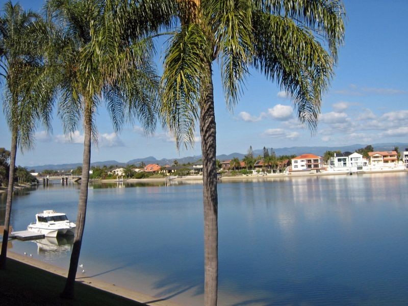 7/33 Duet Drive, Mermaid Waters QLD 4218
